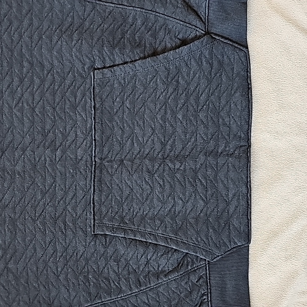 All In Motion black cropped sweatshirt - Picture 6 of 12